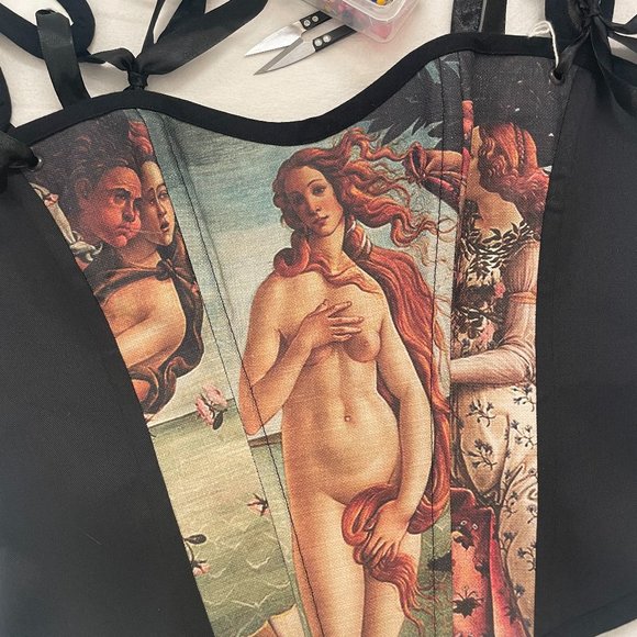 fashionable Corset - Picture 2 of 9